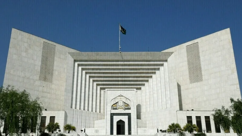 SC issues show-cause notice to TV channels for airing Vawda’s presser