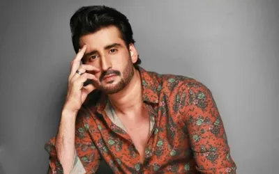 Agha Ali Advices Boys to Focus on Financial Stability