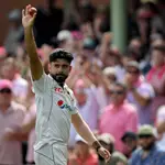 Aamer Jamal bags 6-fer as Pakistan trashes Australia for 299