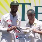 David Warner receives Babar Azam-signed shirt from Shan Masood as a farewell gift