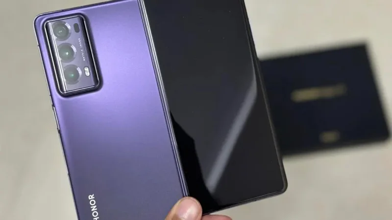 HONOR Magic V2: World’s slimmest and lightest foldable phone