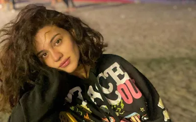 Zara Noor Abbas delights in cold weather with joy