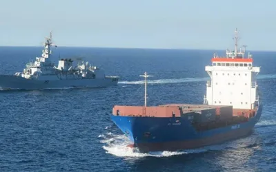 Pakistan Navy deploys its warships in Arabian Sea