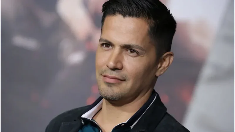 Jay Hernandez