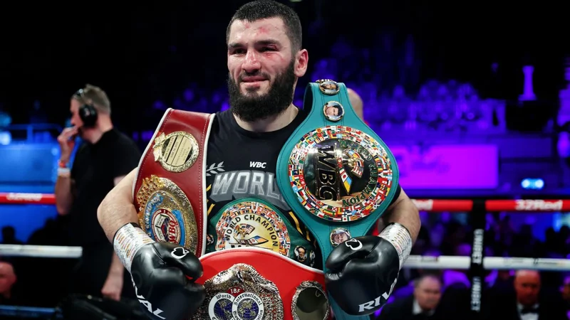Beterbiev stops Smith in seventh round to retain light-heavyweight titles