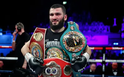 Beterbiev stops Smith in seventh round to retain light-heavyweight titles