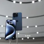 Apple surpasses Samsung as top seller of smartphones