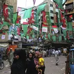 Mayor Karachi orders removal of political flags, banners from city