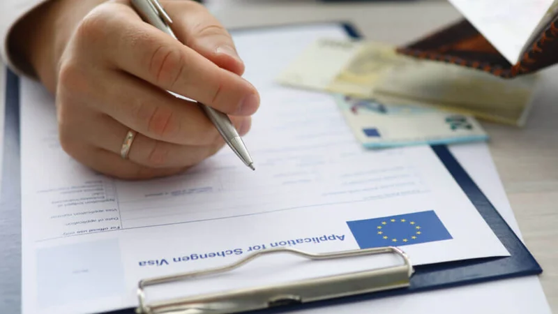 How can Pakistanis get European visa?
