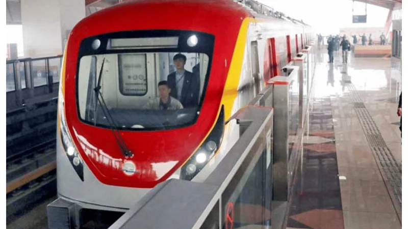 Environmental Move: Orange Line Train to Adopt Solar Power