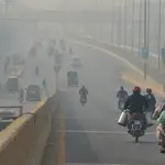 Delhi residents faces problem in traveling due to dense fog