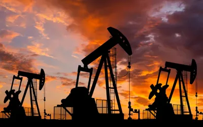 Global oil prices climb as Middle East supply risks grow