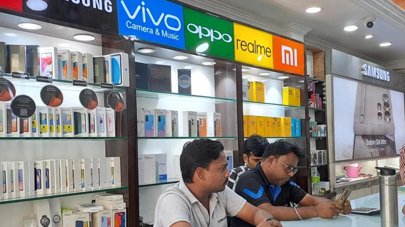 Pakistan grants smartphone users tax relief with new installment payment plan