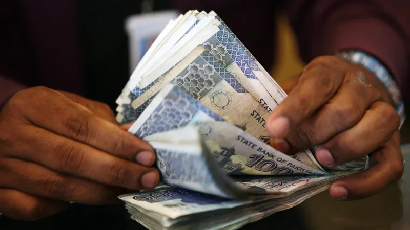 Pakistan’s central bank holds key interest rate at 11.5% despite surging inflation
