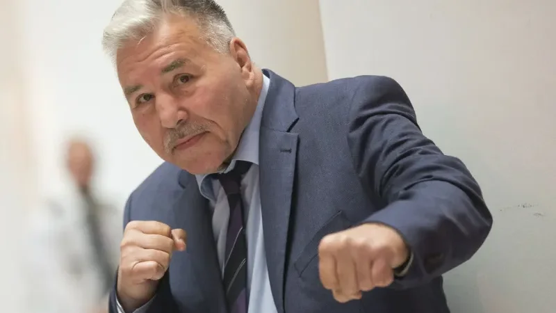 Legendary Canadian heavyweight boxer George Chuvalo dies at 89 - Canadian boxer, Canadian boxer George Chuvalo, George Chuvalo