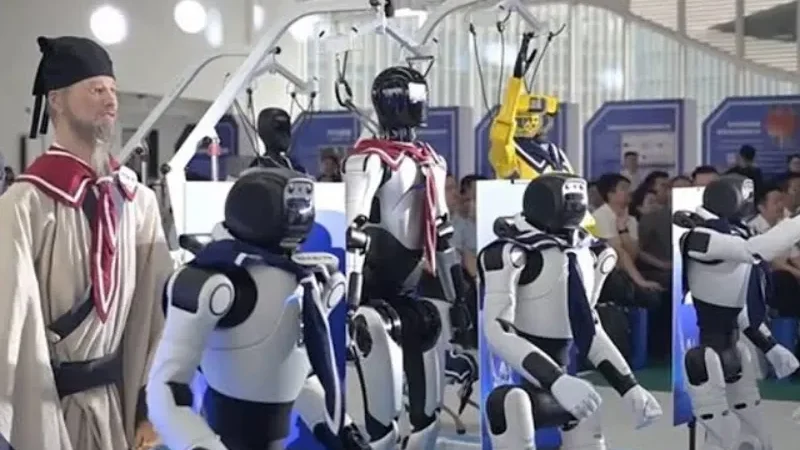China’s robot school graduates its first four students - China’s robot school