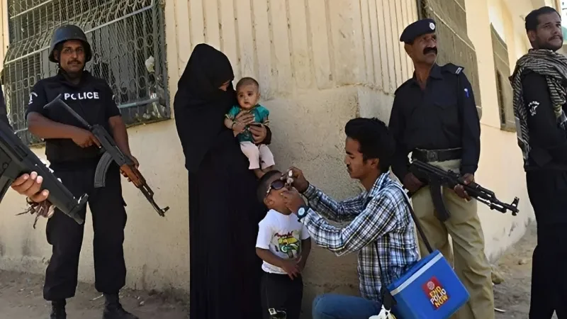 Nushki attack leaves two policemen martyred while protecting polio team in Balochistan