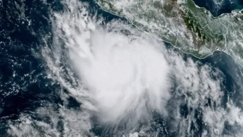 Mexico on alert as Hurricane Polo reaches Category 5 strength - Hurricane Polo, mexico