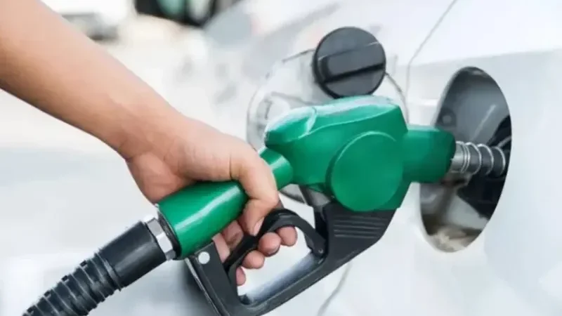 Petrol, diesel prices reduced in Pakistan - petrol, Petroleum Division, price of diesel