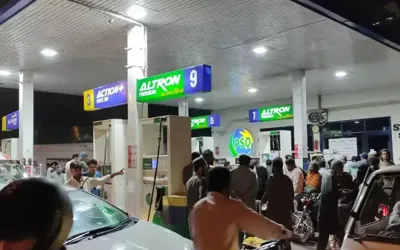 Pakistan oil sales decline 2% in September as price surges