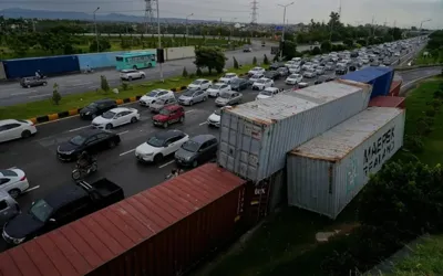 Islamabad roads remain open ahead of PTI march, govt says