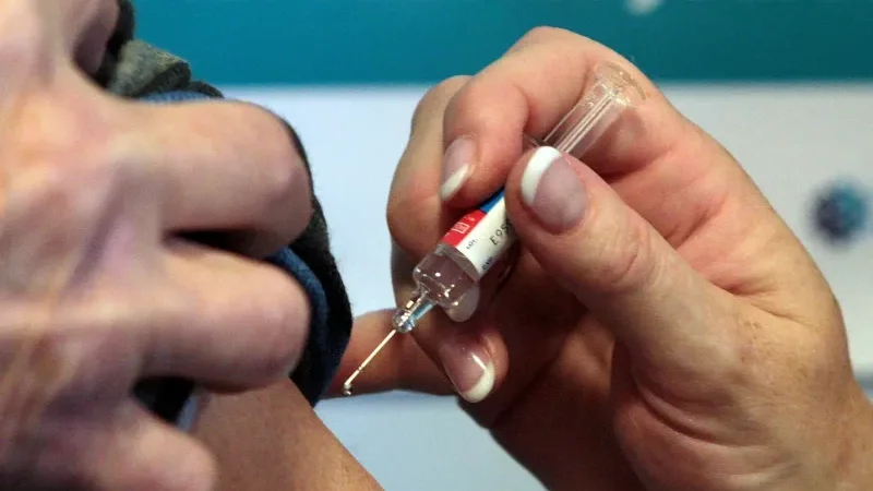 Flu vaccine shortage hits Pakistan; fresh supplies expected by Dec - Chinese companies, H1N1 influenza, pharmaceutical companies, seasonal influenza vaccines