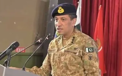 DG ISPR briefs Peshawar students on security challenges