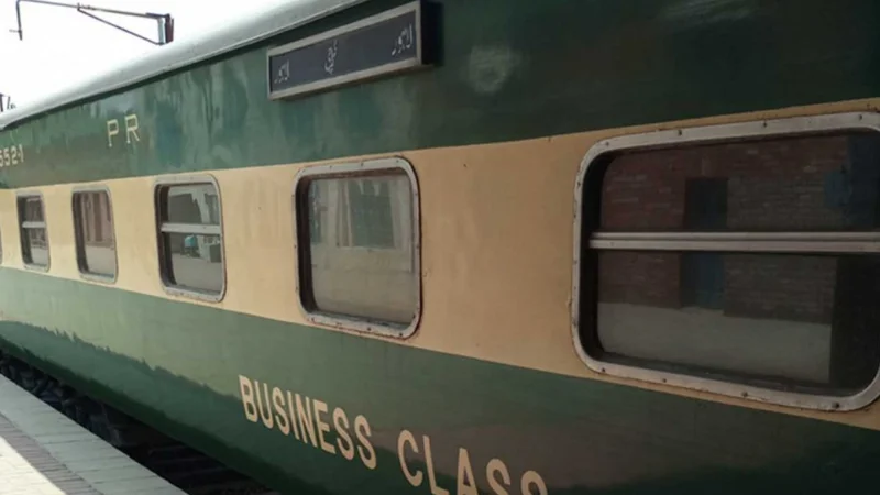 Pakistan Railways decreases fares for passenger trains