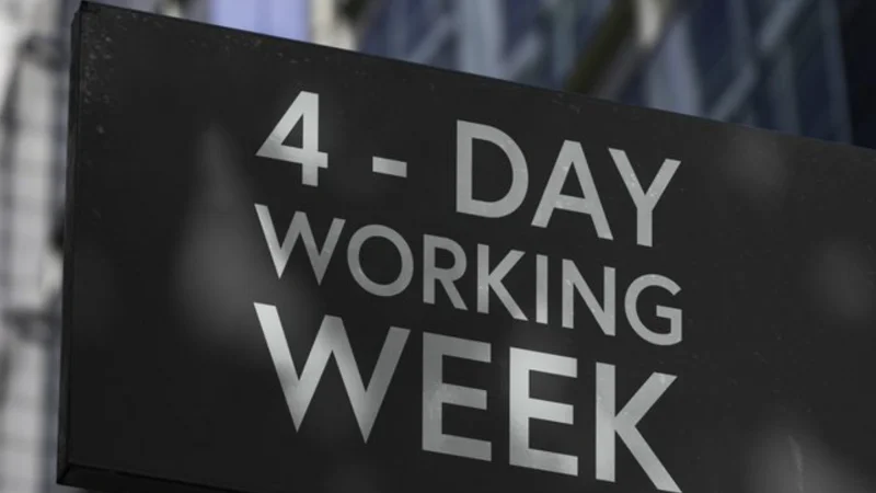 Dubai working