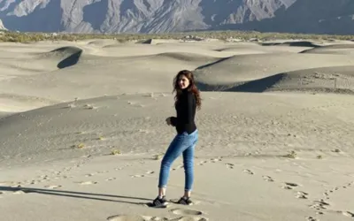 Mahira Khan shares heartfelt Independence day message to Pakistan