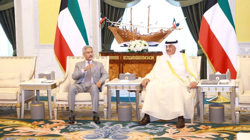 Indian Foreign Minister discusses political and security relations with Kuwaiti leaders