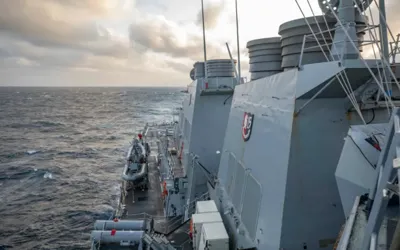 US Warship Sails through Taiwan Strait amidst rising tensions