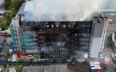 East London apartment is under fire, sends two people to hospital