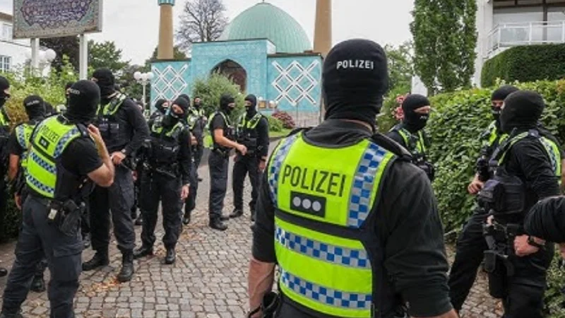 Germany expels leader of Muslim association