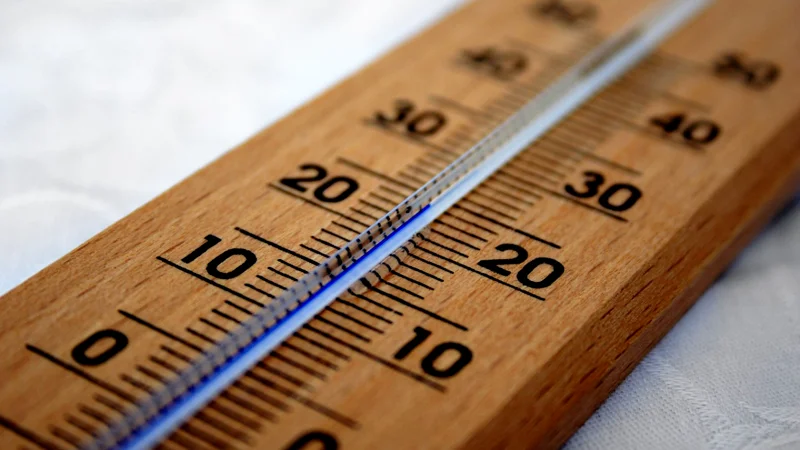 Temperature breaks 5-year record in Karachi