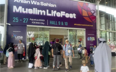 Indonesians embrace Muslim lifestyle festival to promote Halal industry