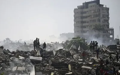 Venezuela earthquake death toll nears 1000, search intensifies for hundreds trapped