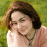 Hania Aamir Identifies Her Deepfake Video Source, Urges Fans to Report