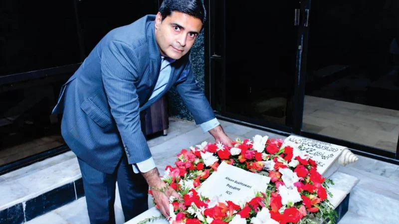 Ahsan Zafar Bakhtawari visits mausoleum of Lance Naik Mehfooz Shaheed: Pays Tributes to Armed Forces' Valour and Sacrifices