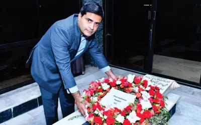 Ahsan Zafar Bakhtawari visits mausoleum of Lance Naik Mehfooz Shaheed: Pays Tributes to Armed Forces' Valour and Sacrifices