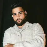 Indian Singer Karan Aujla Gets Hit by Shoe in Live Concert: Watch