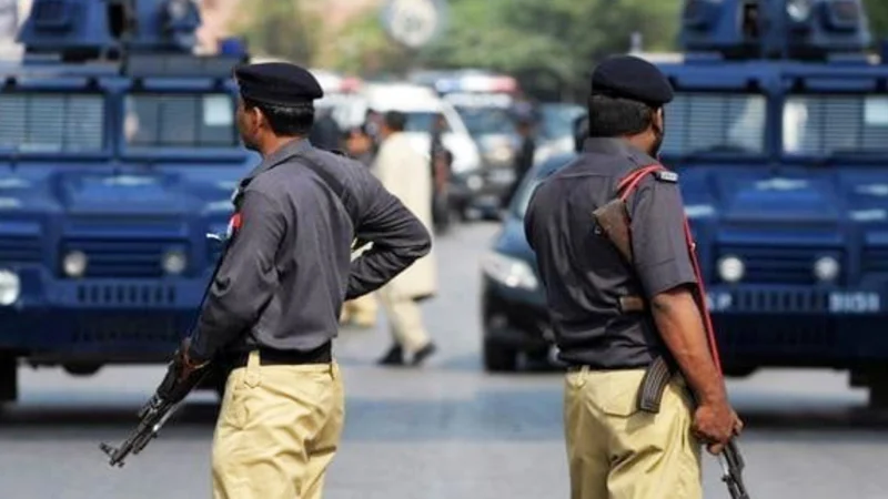 Police bust gang of robbers involved in committing robberies in police uniform