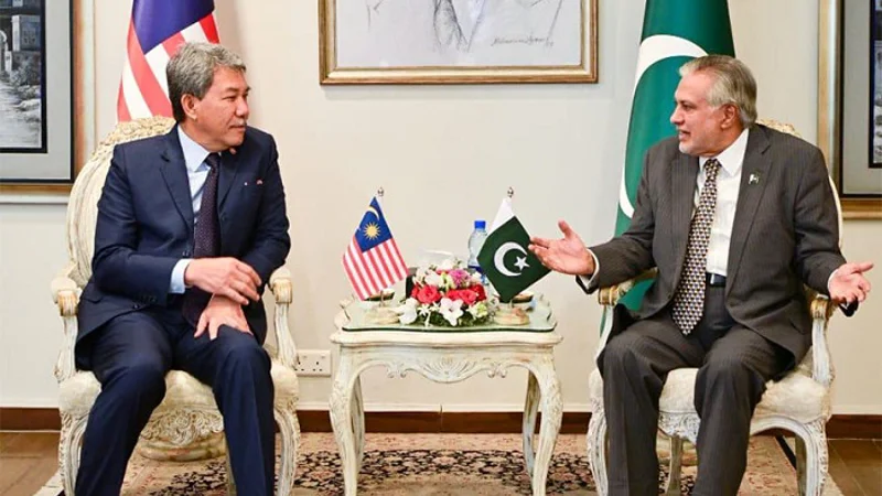 Dar, Malaysian FM discuss bilateral cooperation