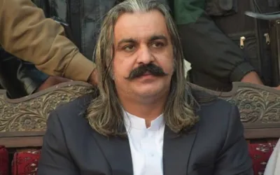 Court issues non-bailable arrest warrant for KP CM