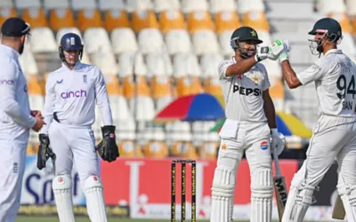 Pakistan ends day 1st at 328/4 in first Test against England