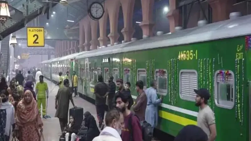 Pakistan Railways introduces another upgraded passenger train
