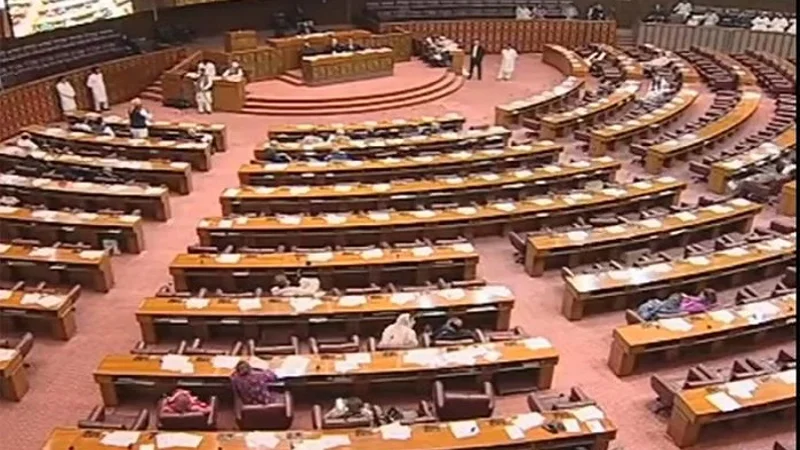 26th Constitutional Amendment: Govt’s lawmakers asked to return country by Oct 15