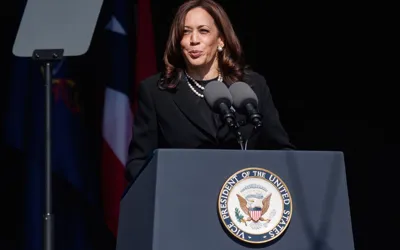 Kamala Harris surpasses $1bn in funds for her presidential campaign