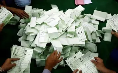 ECP takes notice of ballot paper theft during NA-231 recount