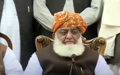 Fazl expresses conditional support for the govt's ‘constitutional package’
